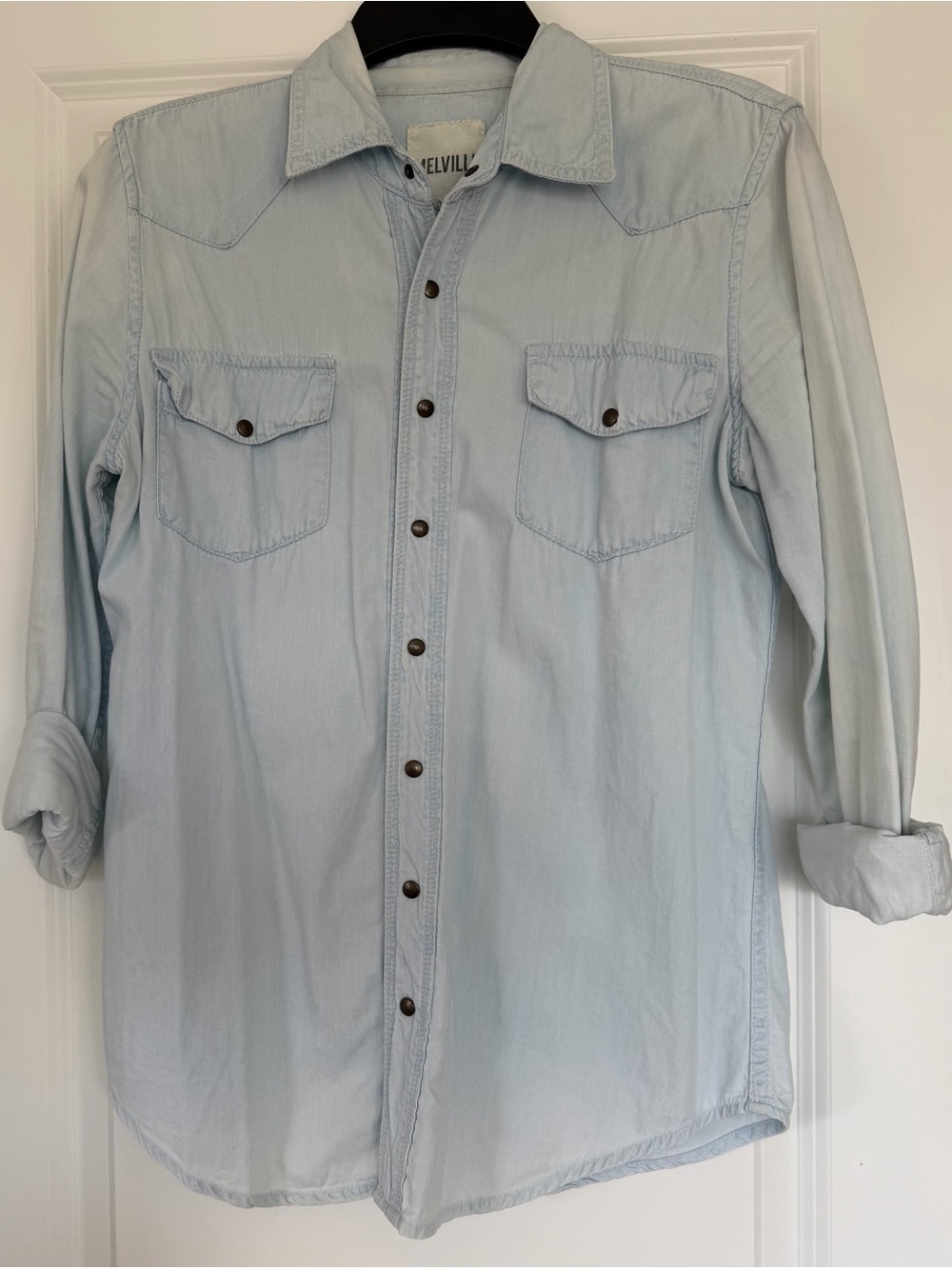 Melville Light Blue Denim-Style Casual Button-Down Shirt (size medium)
